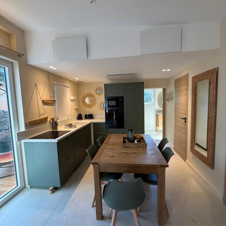 Le cabanon de Nino - Two-Bedroom Villa - 11
