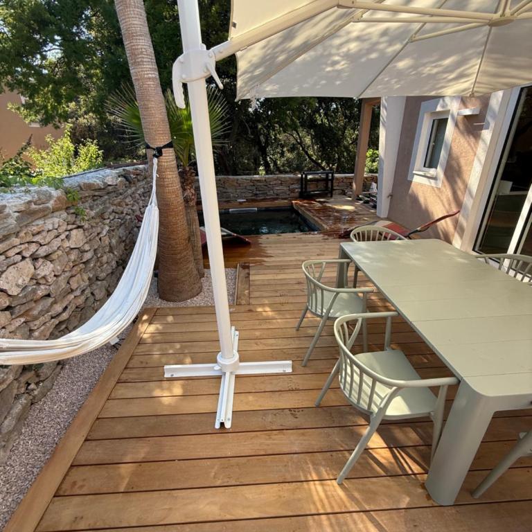 Le cabanon de Nino - Two-Bedroom Villa - 4