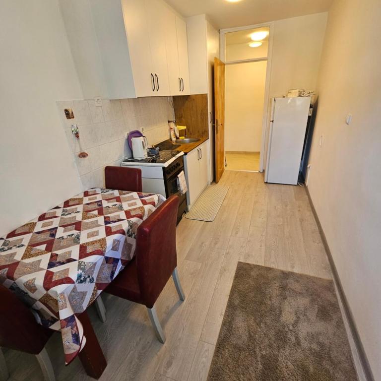 Fly23 - Apartman sa 1 Spavaćom Sobom - 3