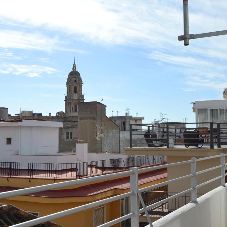 Ático con terraza y vistas - Two-Bedroom Penthouse Apartment with views to the Alcazaba - 23