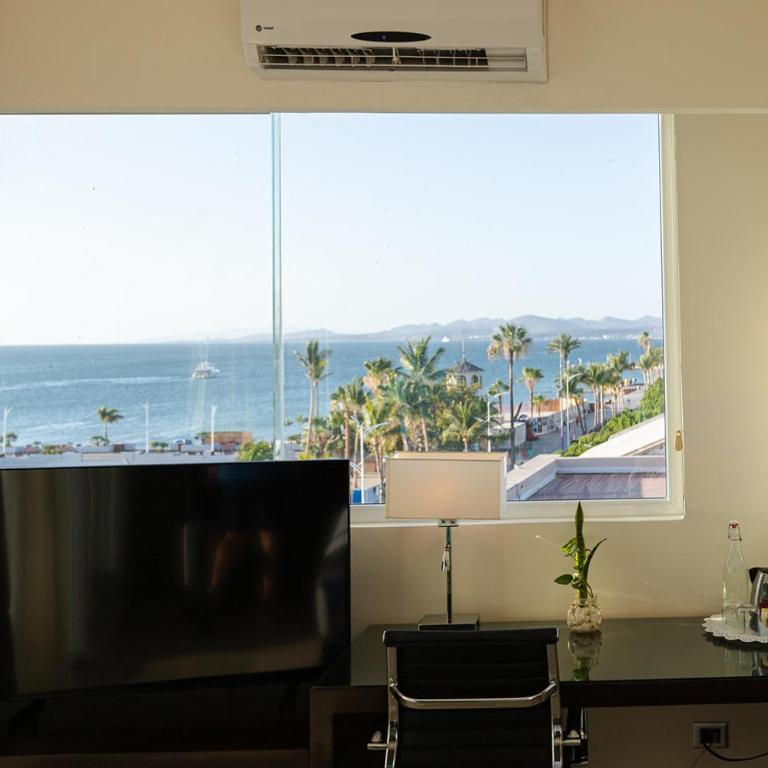 Seven Crown La Paz Malecon - Suite Master - 17