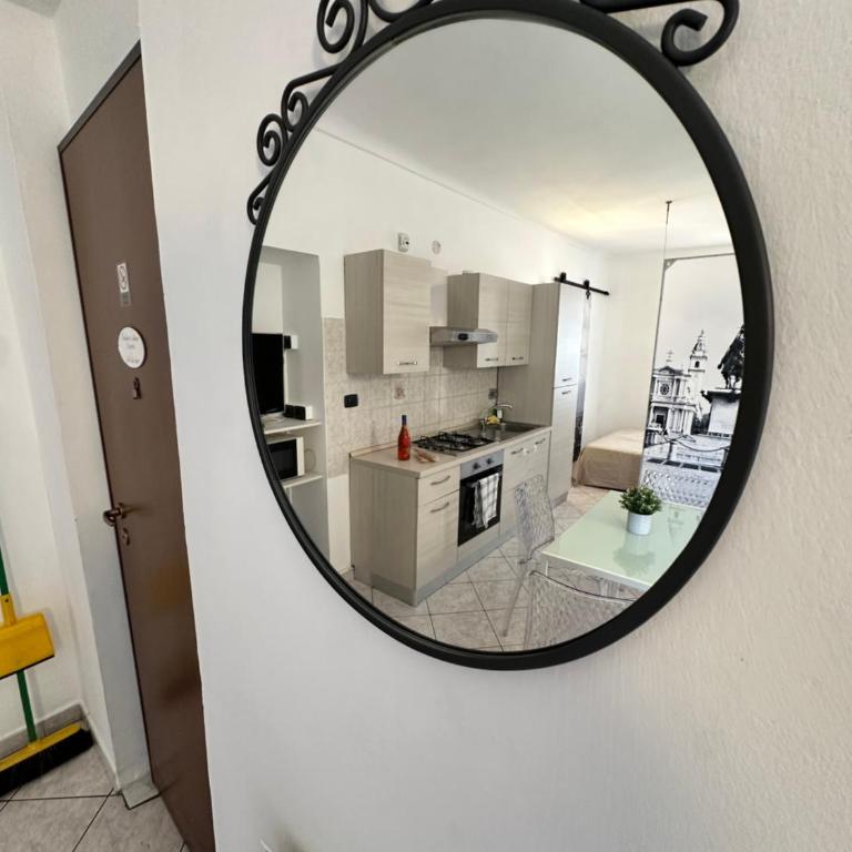 Centro Torino's Suite a 2 Min da Porta Nuova - Two-Bedroom Apartment - 8