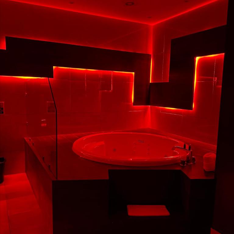 Motel Boutique Xpress - Suite con bañera de hidromasaje - Cama extragrande - 4