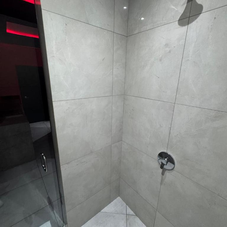 Motel Boutique Xpress - Suite con bañera de hidromasaje - Cama extragrande - 1