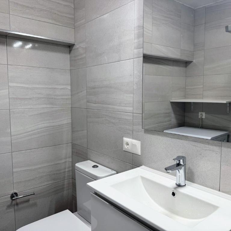 Apartment By The Beach Few Steps - Apartamento Superior de 1 dormitorio con balcón - 12