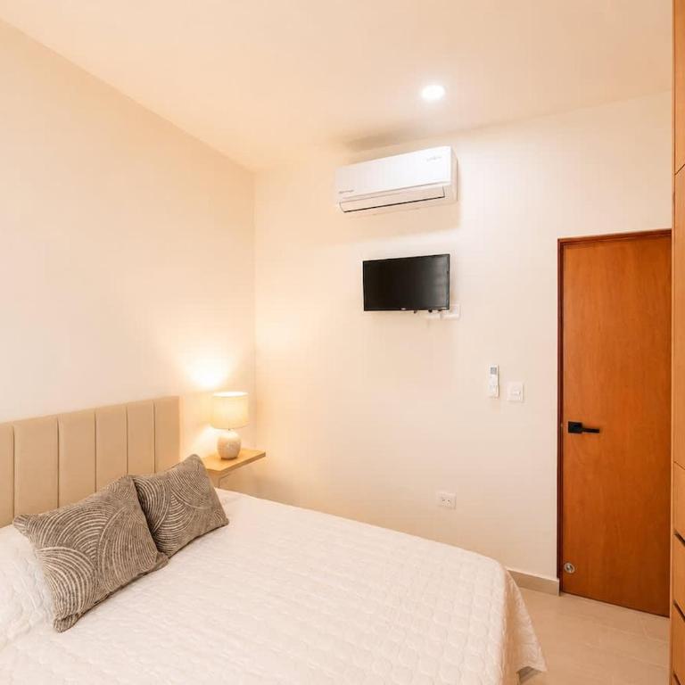 450 m a playa, alberca y estacionamiento - Apartamento de 2 dormitorios con balcón - 9