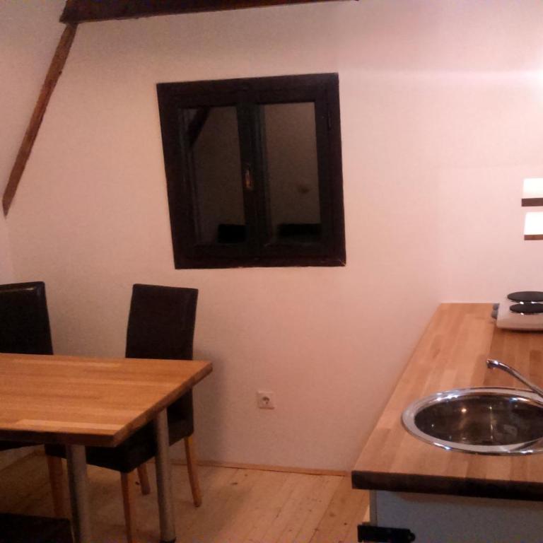 Zlatni Javor - Two-Bedroom Apartment - 8