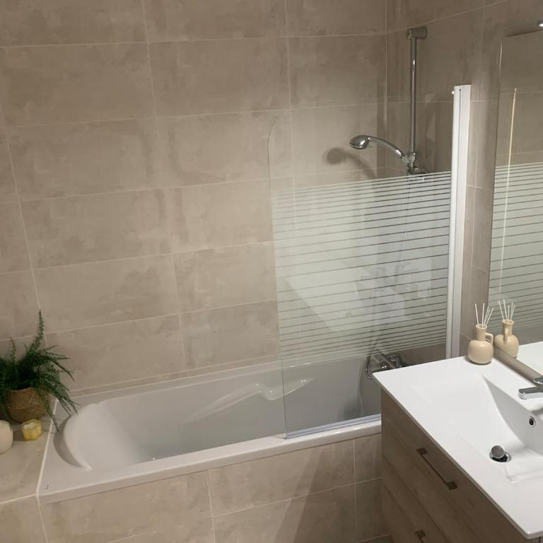 Charmant T3 neuf à 5 minutes du centre ville - Apartamento de 2 dormitorios - 15