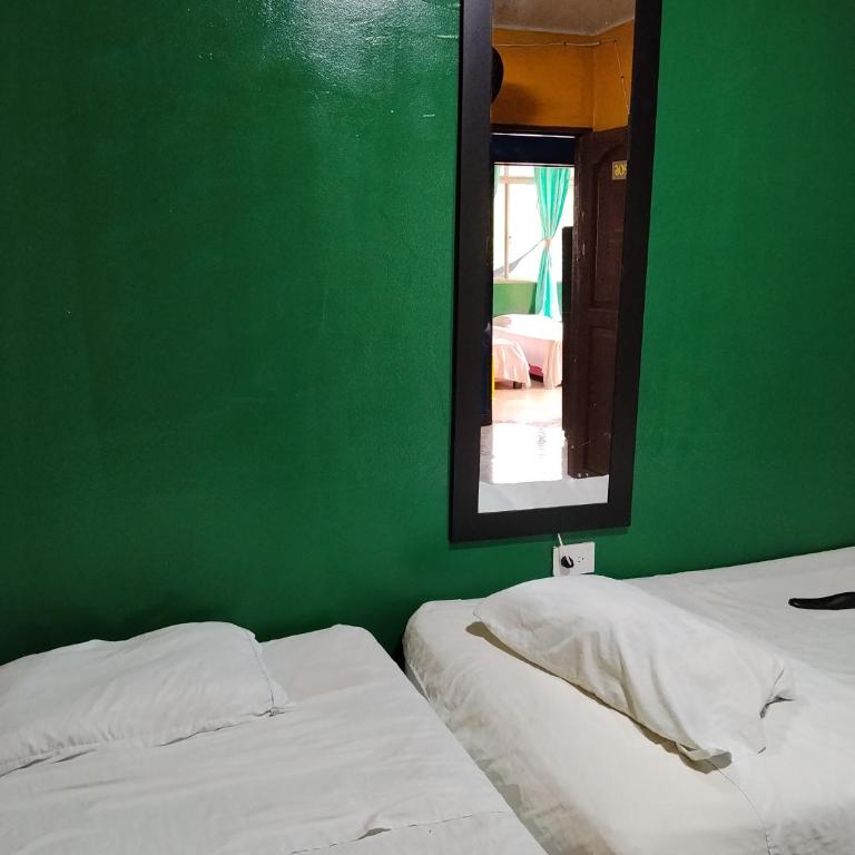 Hospedaje Mundial - Habitación Familiar con baño privado - 4