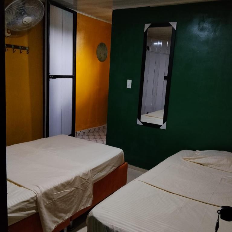 Hospedaje Mundial - Habitación Doble con baño privado - 1 o 2 camas - 4