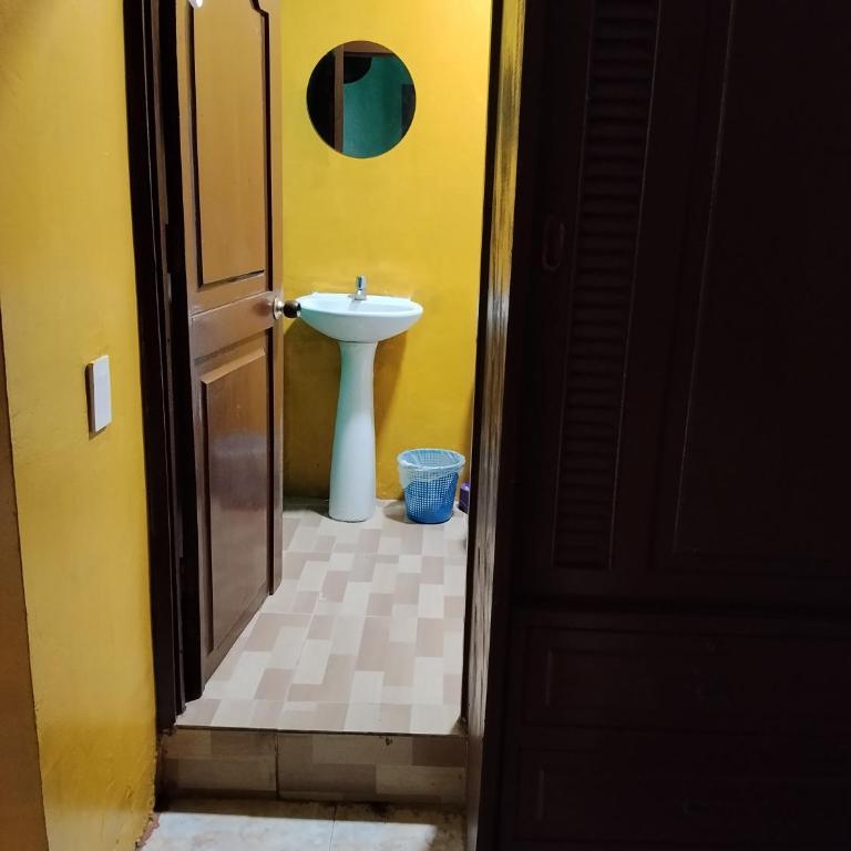 Hospedaje Mundial - Habitación Familiar con baño privado - 8