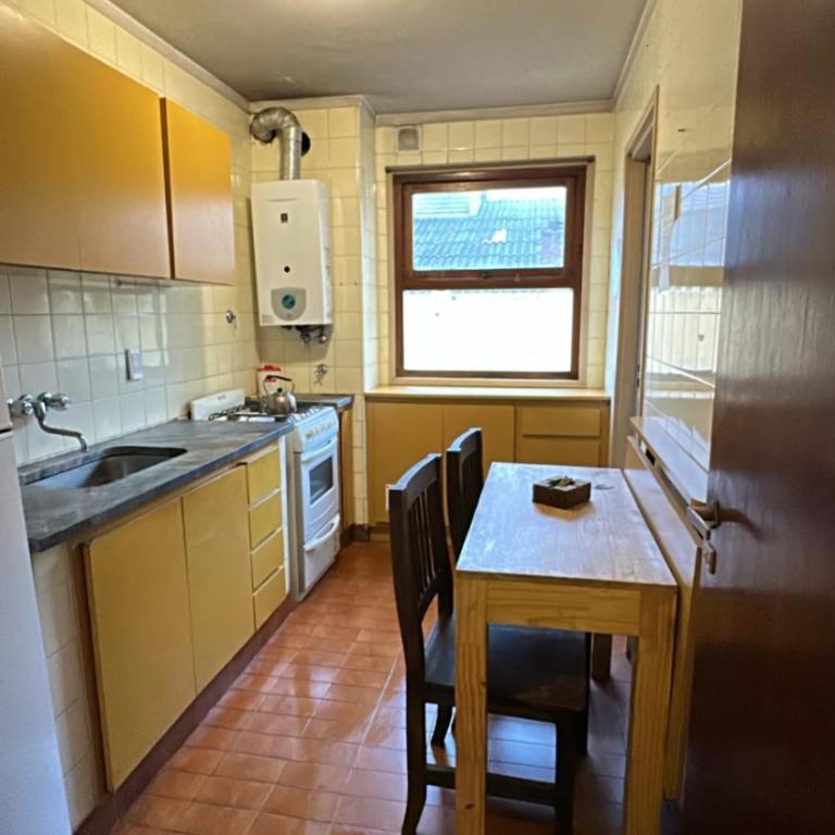 depto de 3 ambientes a 3 cuadras de la peatonal - Apartamento de 1 dormitorio - 4