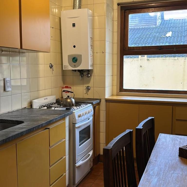 depto de 3 ambientes a 3 cuadras de la peatonal - Apartamento de 1 dormitorio - 5