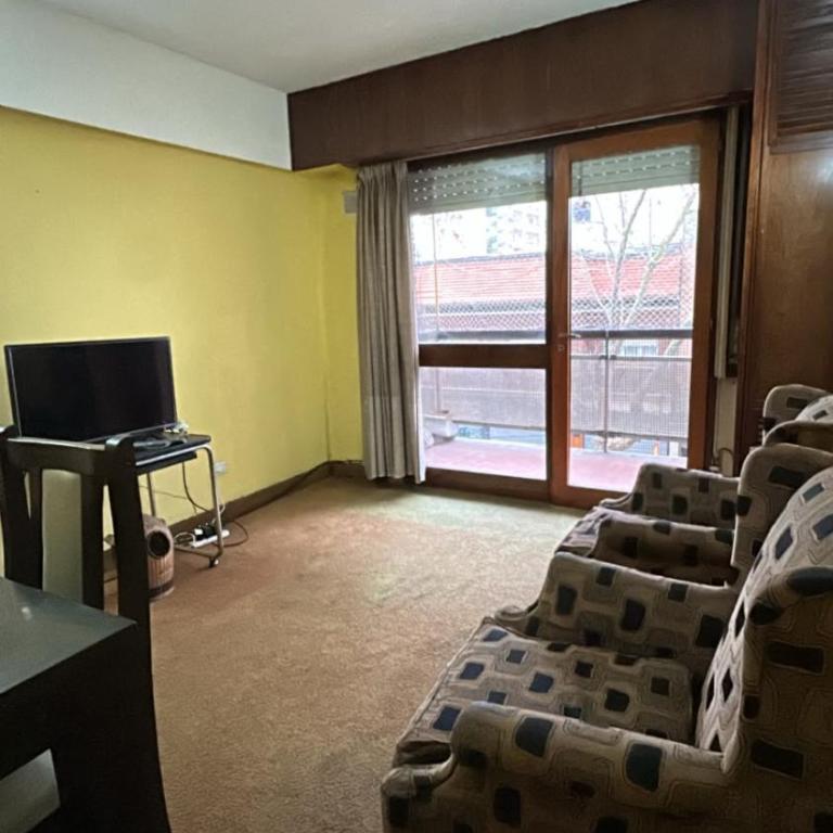 depto de 3 ambientes a 3 cuadras de la peatonal - Apartamento de 1 dormitorio - 12