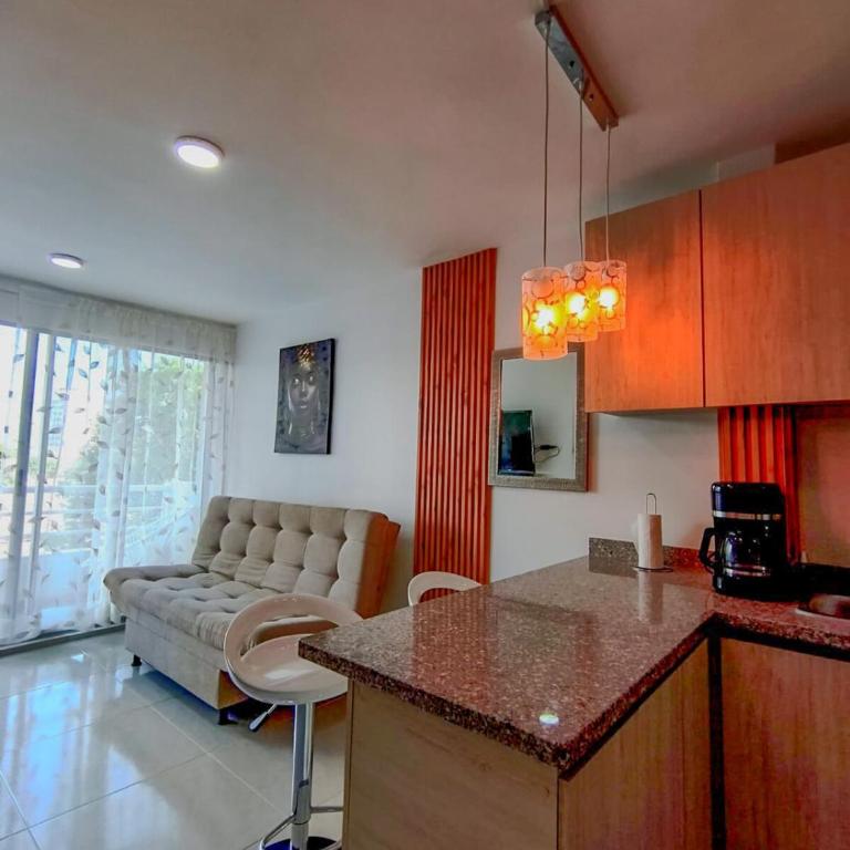 Beautiful apartment just a few steps from the beach - Three-Bedroom Apartment - 4