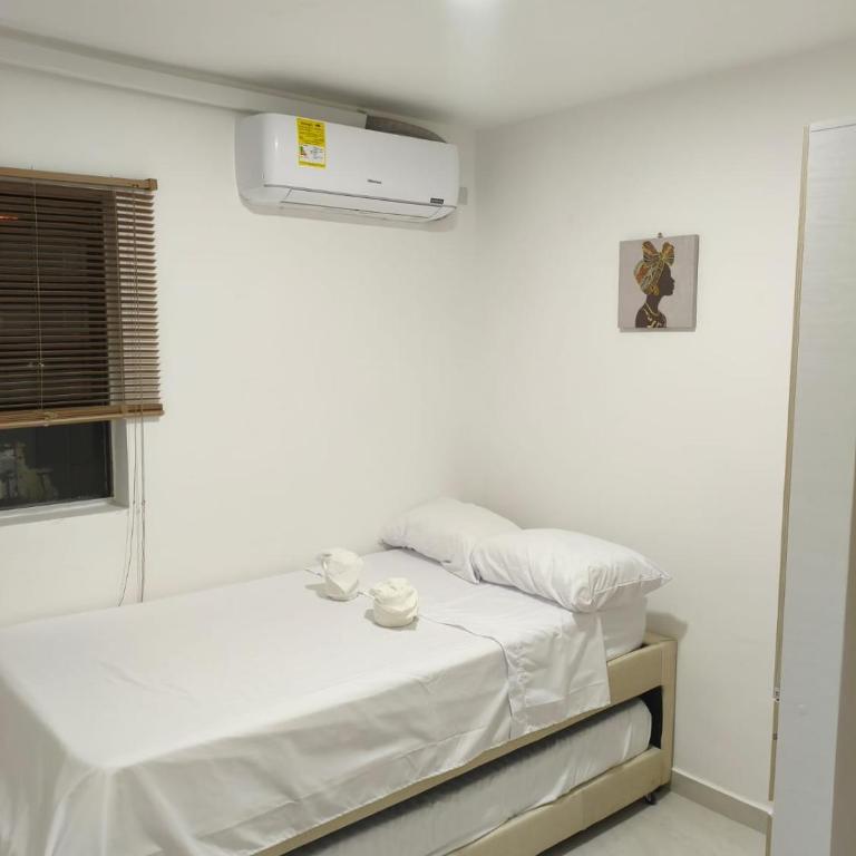 Beautiful apartment just a few steps from the beach - Three-Bedroom Apartment - 5