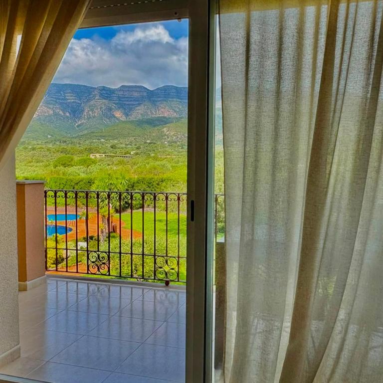 Golden Beach, Pool, and Mountain - Apartamento de 2 dormitorios - 3