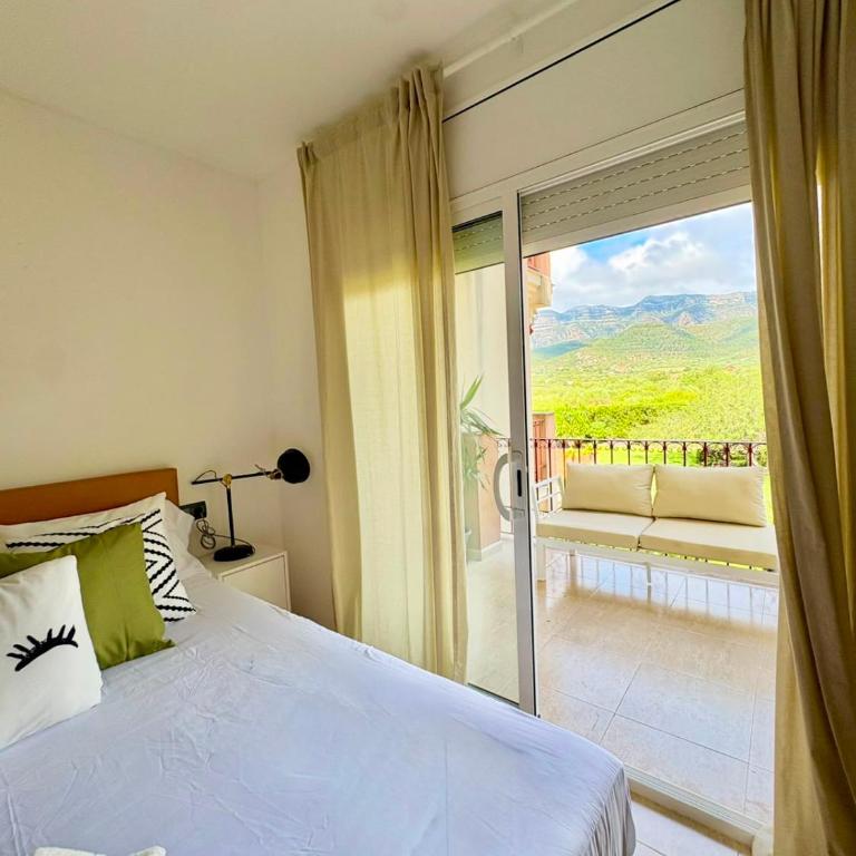 Golden Beach, Pool, and Mountain - Apartamento de 2 dormitorios - 2