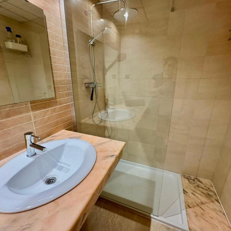Golden Beach, Pool, and Mountain - Apartamento de 2 dormitorios - 9