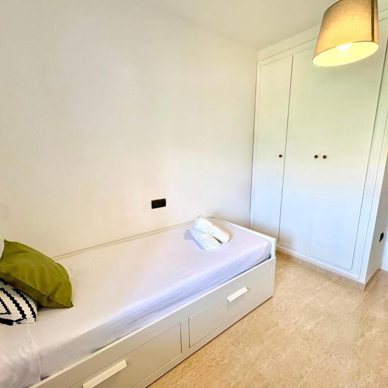 Golden Beach, Pool, and Mountain - Apartamento de 2 dormitorios - 11