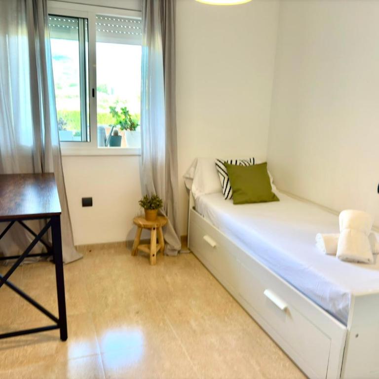 Golden Beach, Pool, and Mountain - Apartamento de 2 dormitorios - 17
