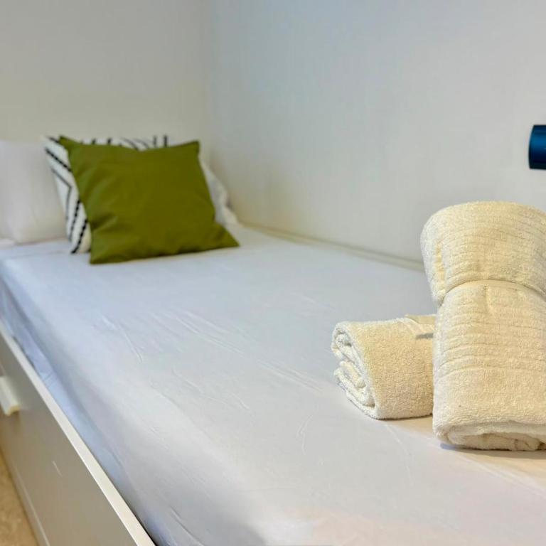Golden Beach, Pool, and Mountain - Apartamento de 2 dormitorios - 19