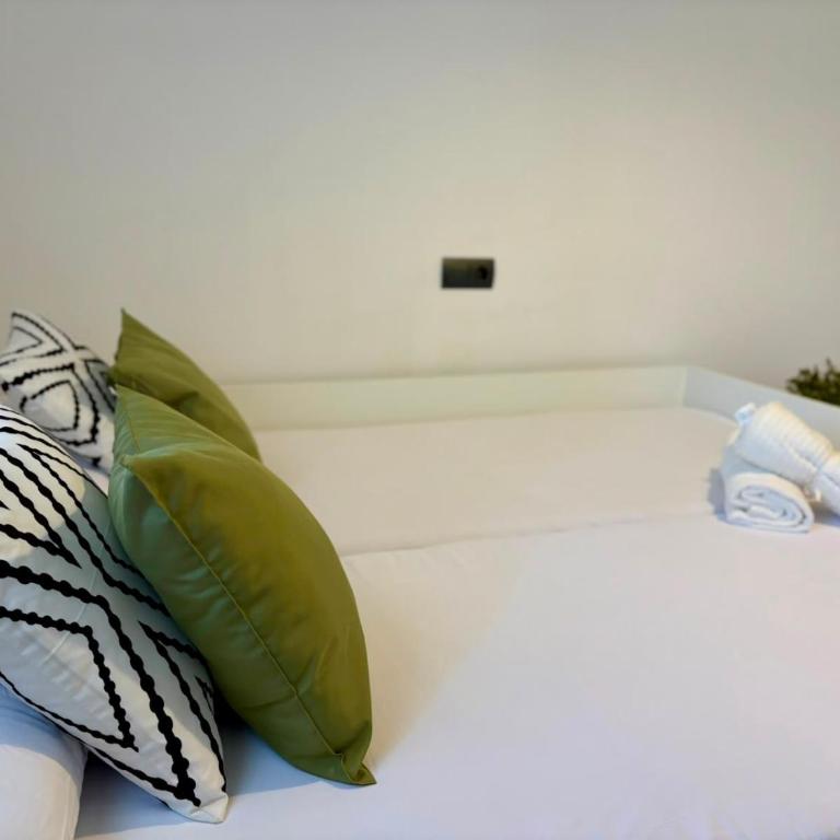Golden Beach, Pool, and Mountain - Apartamento de 2 dormitorios - 20