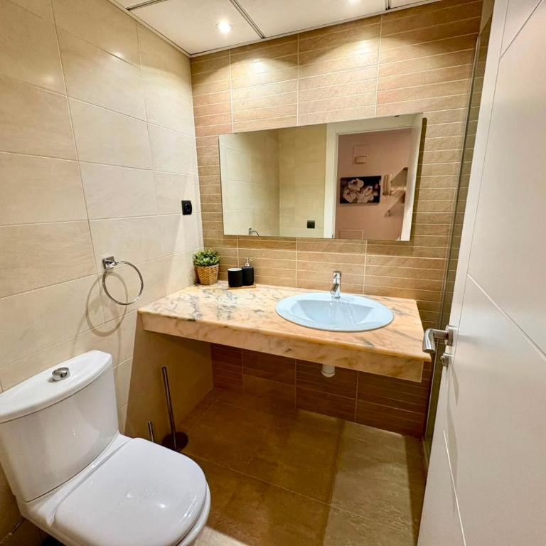 Golden Beach, Pool, and Mountain - Apartamento de 2 dormitorios - 10