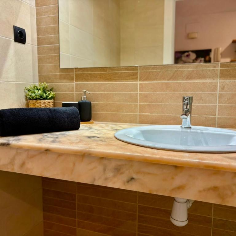 Golden Beach, Pool, and Mountain - Apartamento de 2 dormitorios - 24