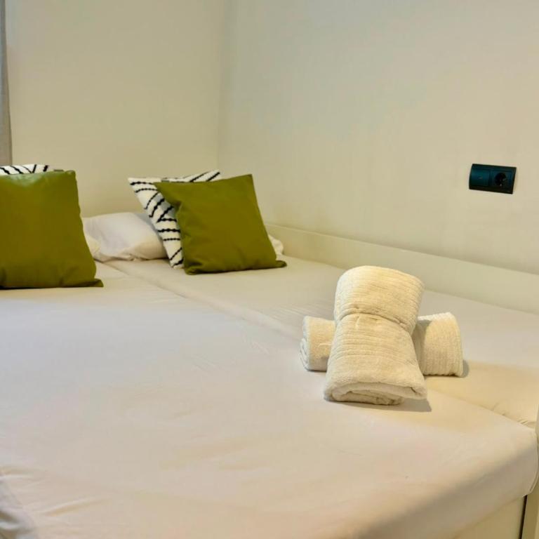 Golden Beach, Pool, and Mountain - Apartamento de 2 dormitorios - 21