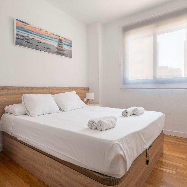 Apartamento Moderno Renovado con Piscina, Gym & Parking – Aeropuerto, IFEMA / Metropolitano by beBalmy - Apartment mit 2 Schlafzimmern - 3