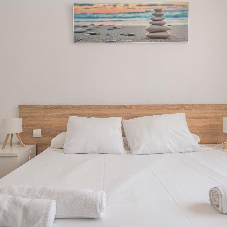 Apartamento Moderno Renovado con Piscina, Gym & Parking – Aeropuerto, IFEMA / Metropolitano by beBalmy - Apartment mit 2 Schlafzimmern - 2