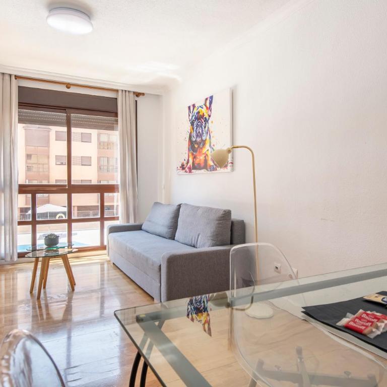 Apartamento Moderno Renovado con Piscina, Gym & Parking – Aeropuerto, IFEMA / Metropolitano by beBalmy - Apartment mit 2 Schlafzimmern - 31