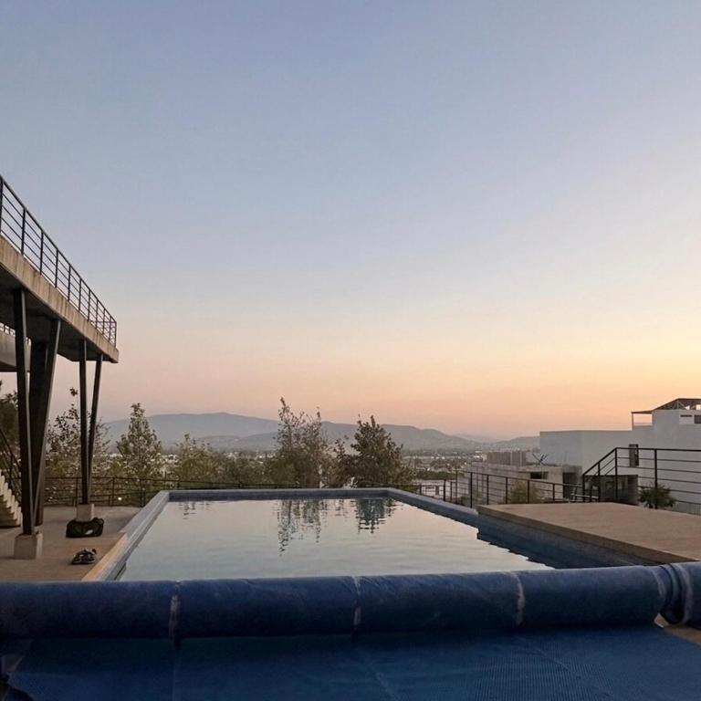 The Hilltop Apartment - Appartement 1 Chambre avec Balcon et Vue sur la Ville - 8