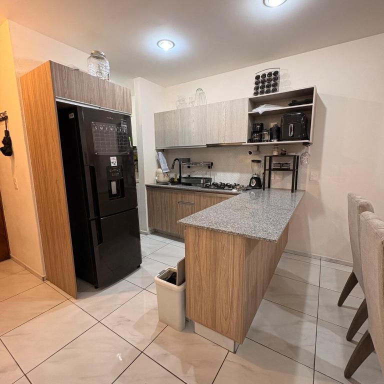 The Hilltop Apartment - Appartement 1 Chambre avec Balcon et Vue sur la Ville - 37