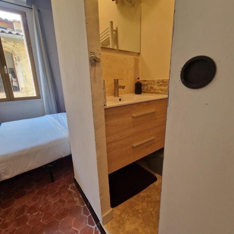 Appartement de charme- Arles centre - climatisé - One-Bedroom Apartment - 5