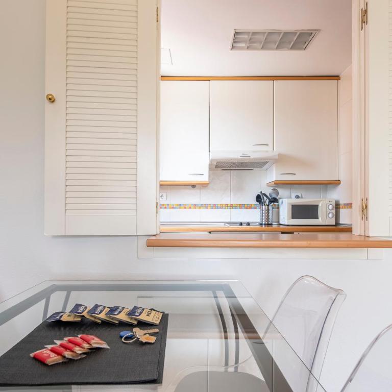Apartamento con piscina, gym & parking Aeropuerto, IFEMA & Metropolitano by beBalmy - Apartment mit 1 Schlafzimmer - 18