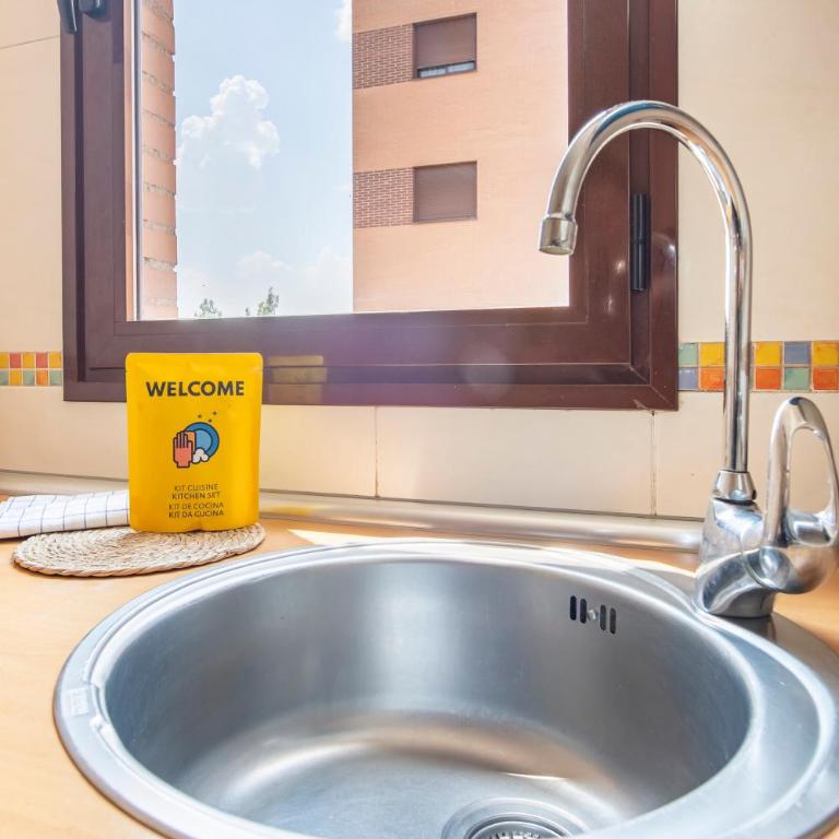 Apartamento con piscina, gym & parking Aeropuerto, IFEMA & Metropolitano by beBalmy - Apartment mit 1 Schlafzimmer - 21