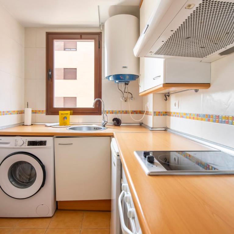 Apartamento con piscina, gym & parking Aeropuerto, IFEMA & Metropolitano by beBalmy - Apartment mit 1 Schlafzimmer - 6
