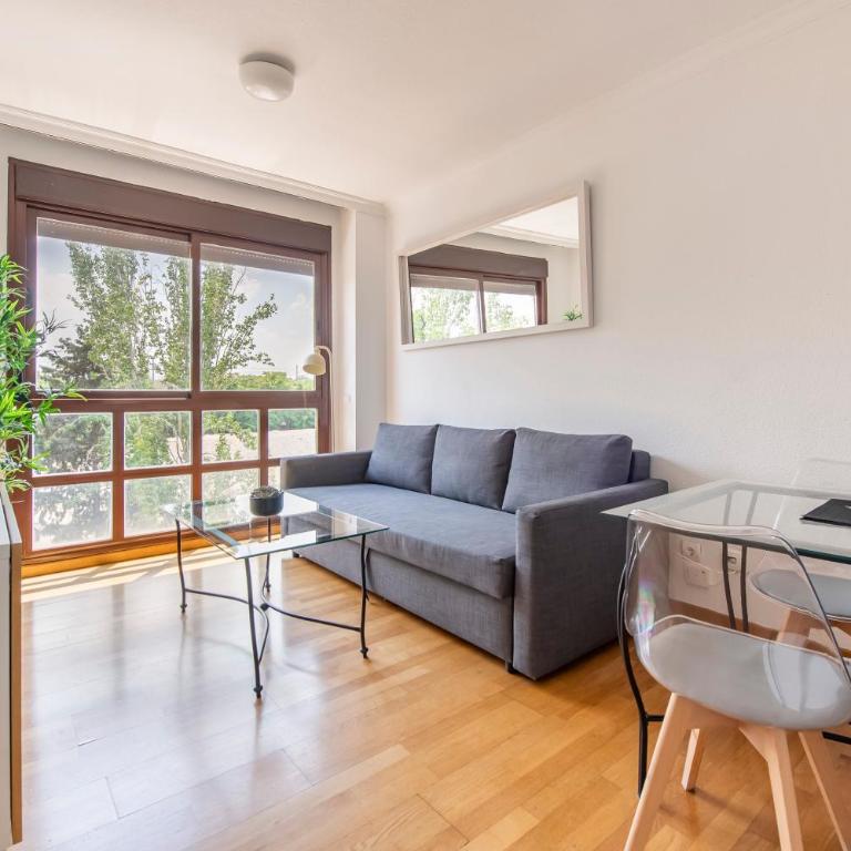Apartamento con piscina, gym & parking Aeropuerto, IFEMA & Metropolitano by beBalmy - Apartment mit 1 Schlafzimmer - 1