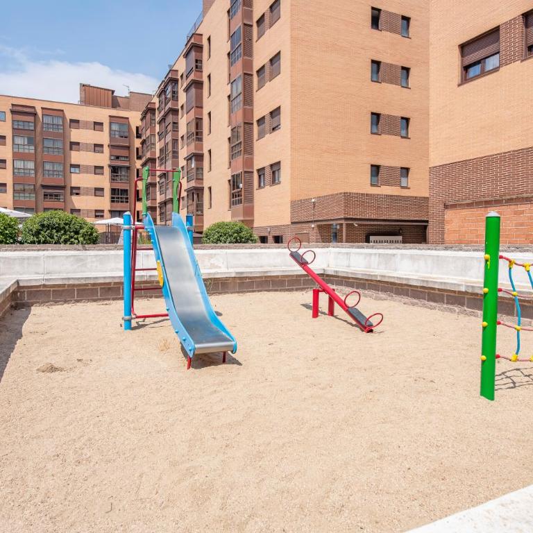 Apartamento con piscina, gym & parking Aeropuerto, IFEMA & Metropolitano by beBalmy - Apartment mit 1 Schlafzimmer - 38