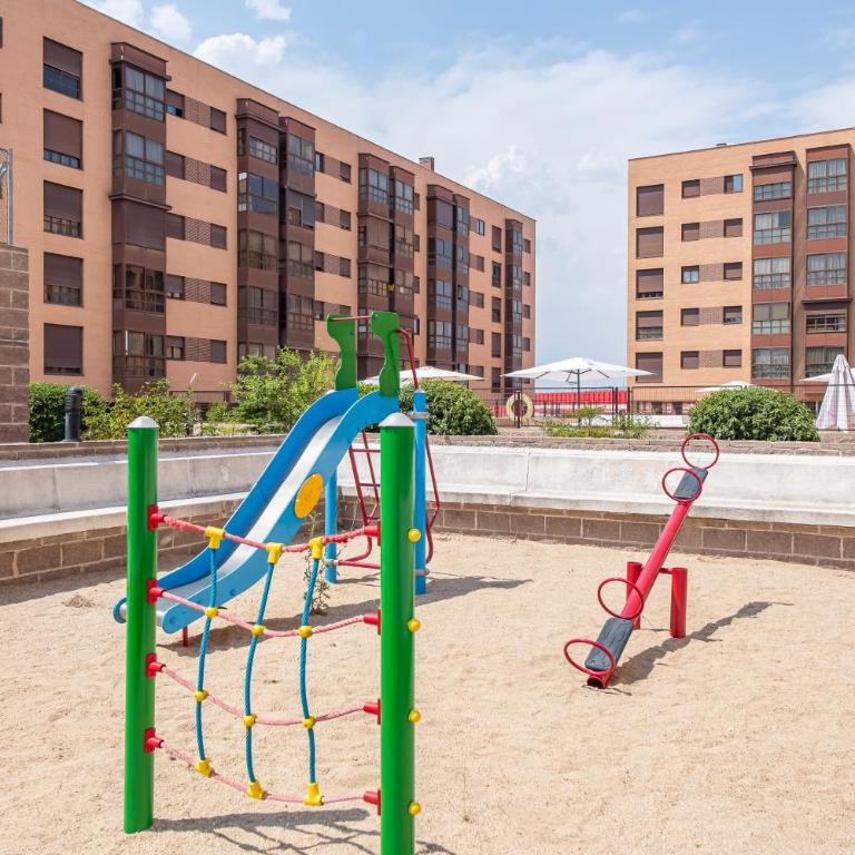 Apartamento con piscina, gym & parking Aeropuerto, IFEMA & Metropolitano by beBalmy - Apartment mit 1 Schlafzimmer - 39