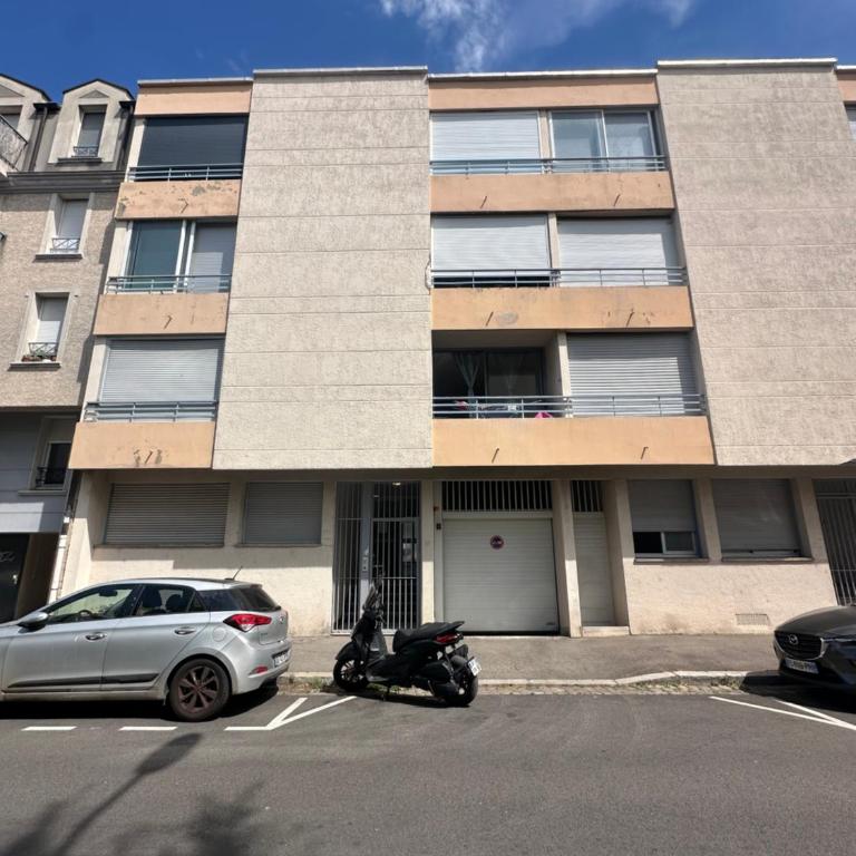 Isidore - One-Bedroom Apartment - 3