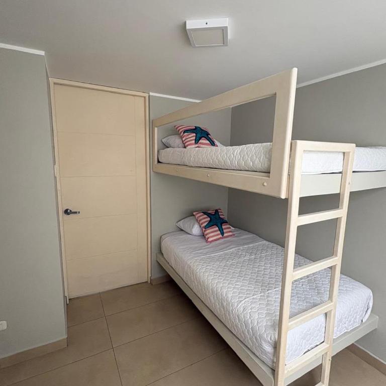 Luxury Apartment with 3 Levels, Rooftop Mirador & BBQ - One-Bedroom Apartment - 13