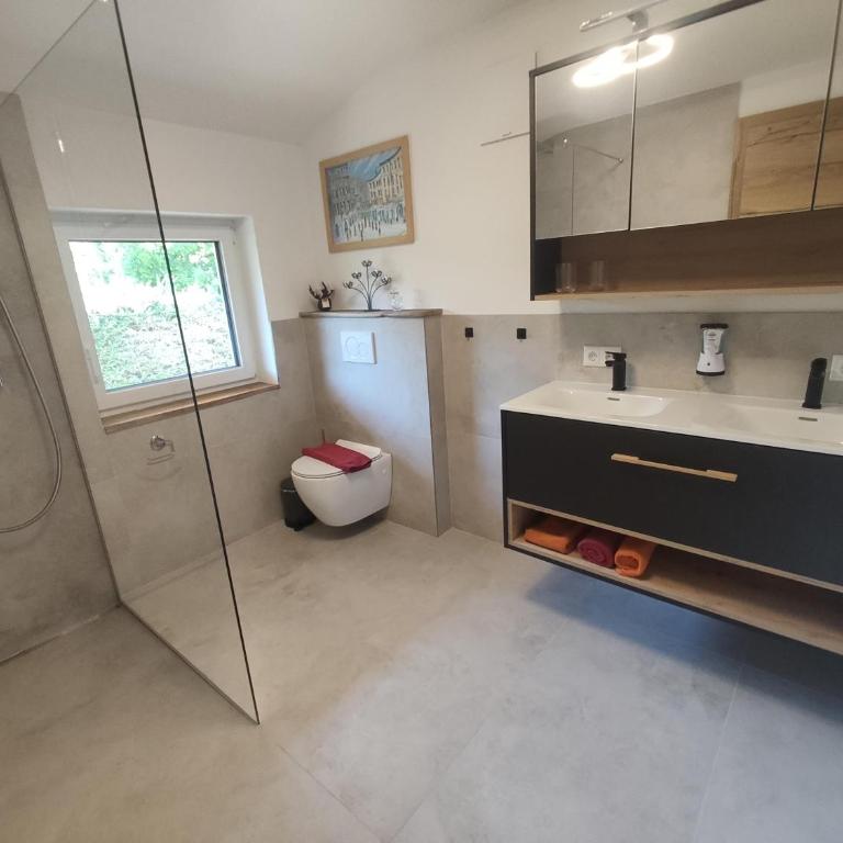 Haus Hüttenberger Sanja - Apartamento de 2 dormitorios con ducha - 38