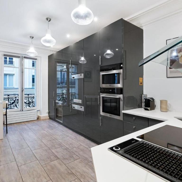 Luxury Three-Bedroom Apartment near Parc Monceau Paris 8th - Appartement - 15
