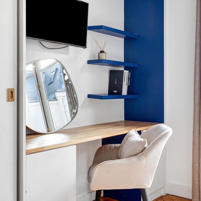Luxury Three-Bedroom Apartment near Parc Monceau Paris 8th - Appartement - 21