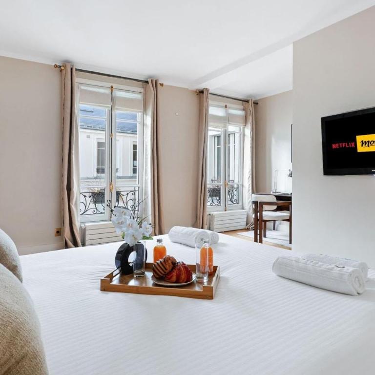 Luxury Three-Bedroom Apartment near Parc Monceau Paris 8th - Appartement - 25