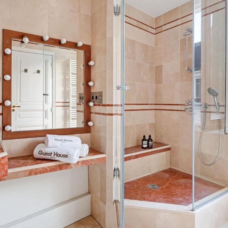 Luxury Three-Bedroom Apartment near Parc Monceau Paris 8th - Appartement - 31