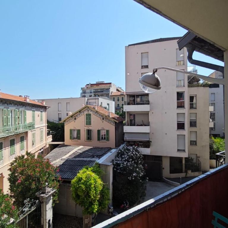 Appart 2 chambres calme & lumineux proche tram - Appartement - 13